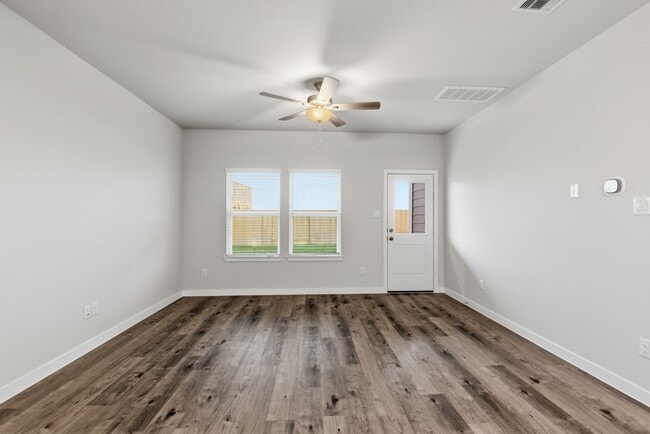 Building Photo - 4011 Ancient Honor Dr