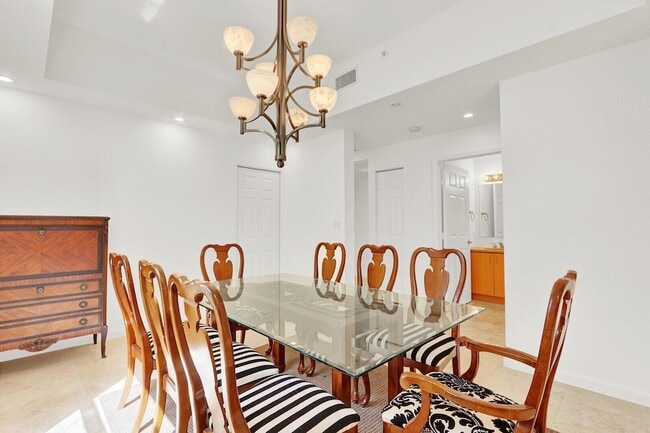 Building Photo - 1640 Presidential Way