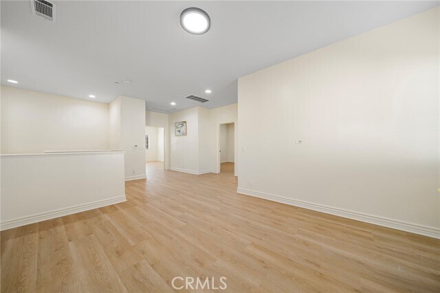 Building Photo - 527 S 5th Ave