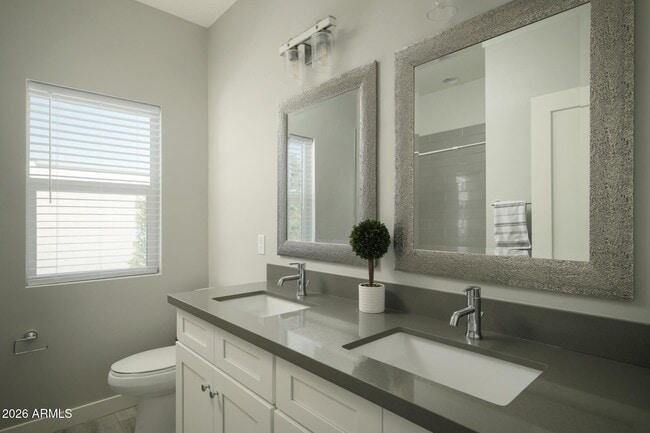 Building Photo - 2821 N 28th Pl