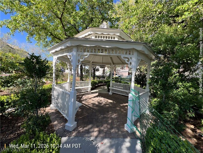 Building Photo - 7558 Grassy Bank St