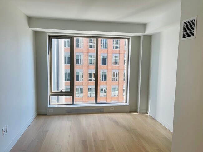 Building Photo - 135 Seaport Blvd