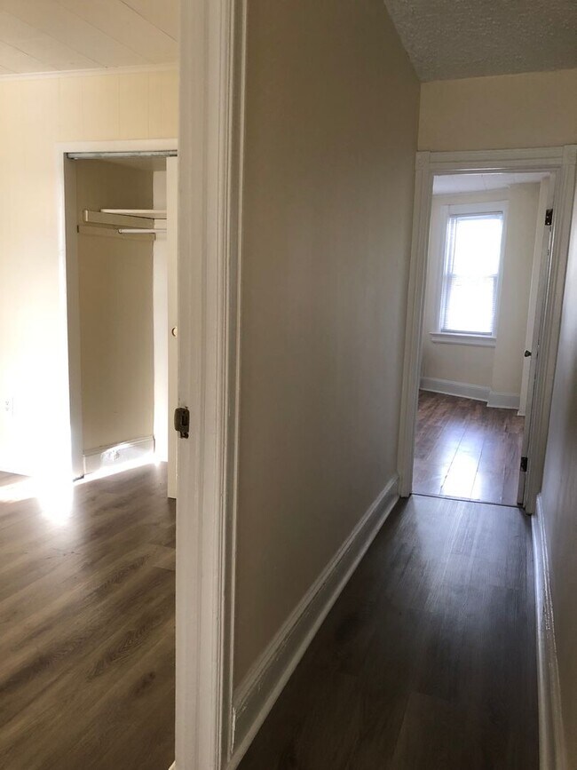 Building Photo - Great Home! 4 Bedroom House with Spacious Living Area! Full Basement for Storage! W/D Hook-ups! Y...