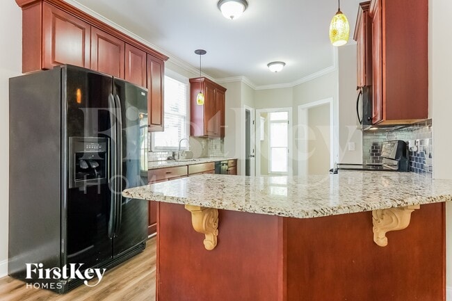 Building Photo - 2026 Laurel Lakes Ln