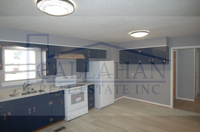 Building Photo - Updated Sherwood 3 bed 2 bath