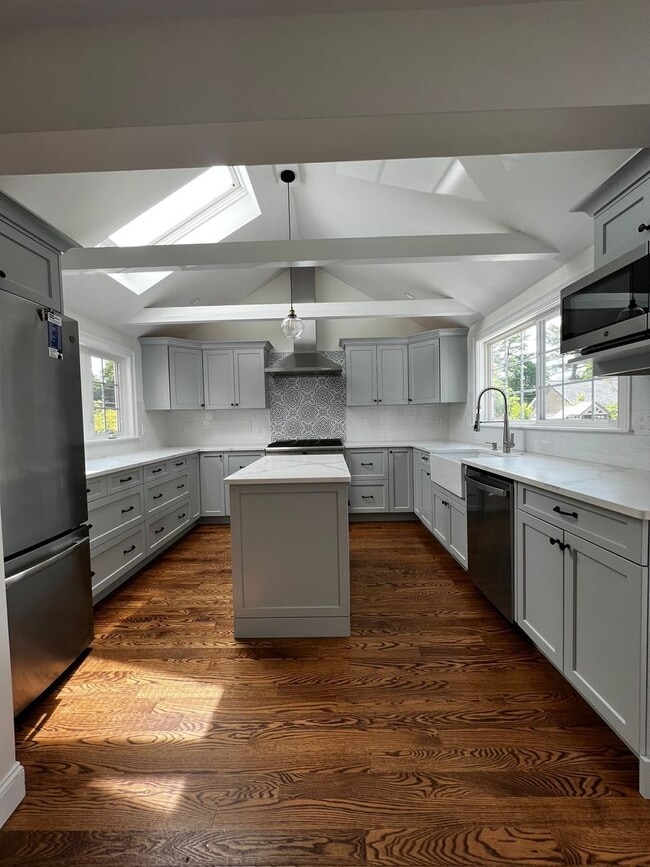 Building Photo - Gorgeous Newton Highlands Single Family 5 Bed/2 Bath for August, 2026