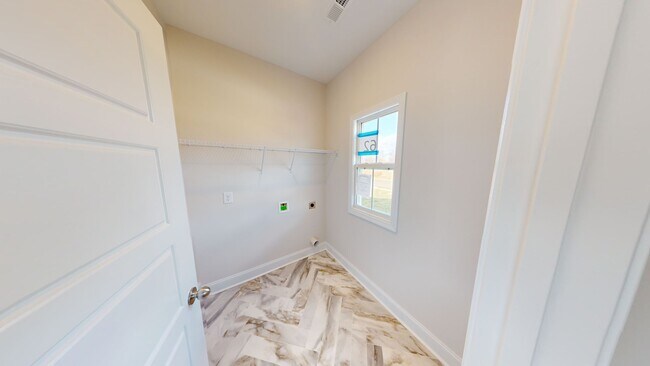 Building Photo - Modern Comfort, Great Location, and Pet-Fr...