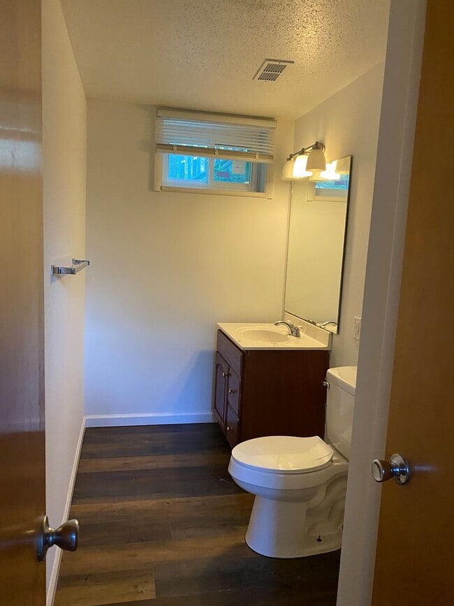 Building Photo - West side location 4br 2.5bth Finished Basement 2crg