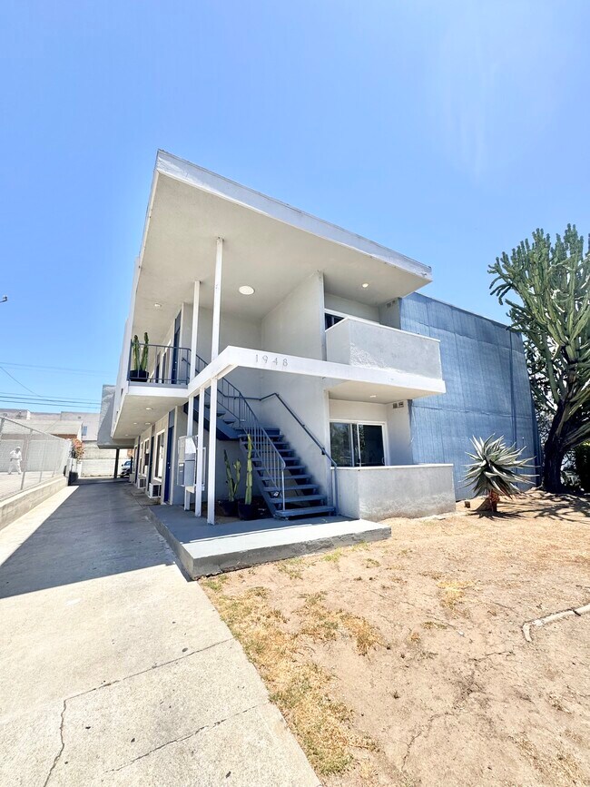 Building Photo - 1948 S Rimpau Blvd
