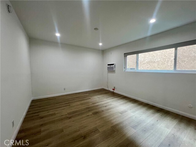 Building Photo - 1422 N Fairfax Ave