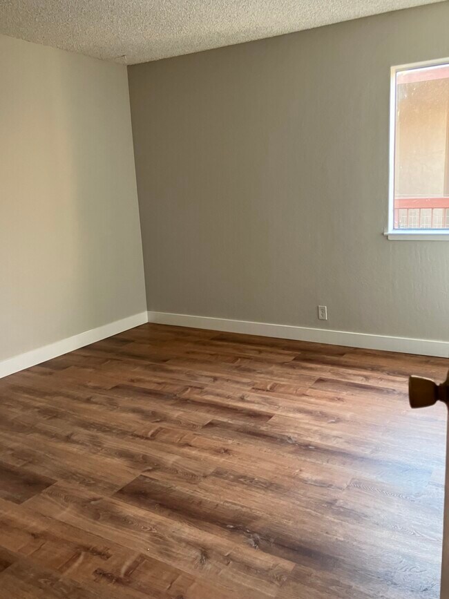 Bedroom - 2955 Lakeside Dr