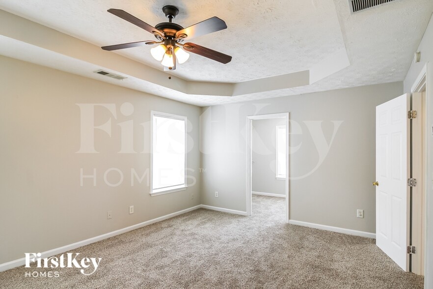 Building Photo - 8012 Mustang Ln