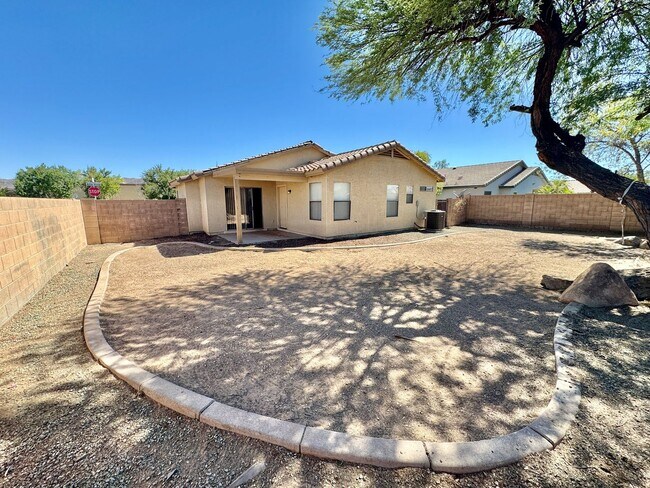 Building Photo - 2106 W Alta Vista Rd