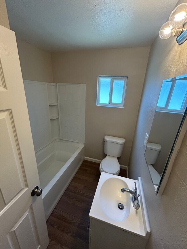 Building Photo - Cozy 2 Bed 1 Bath Home in Antioch