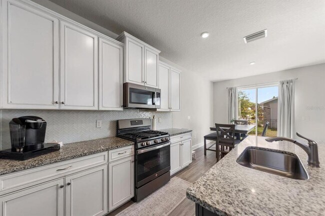 Building Photo - 12353 Blue Pacific Dr