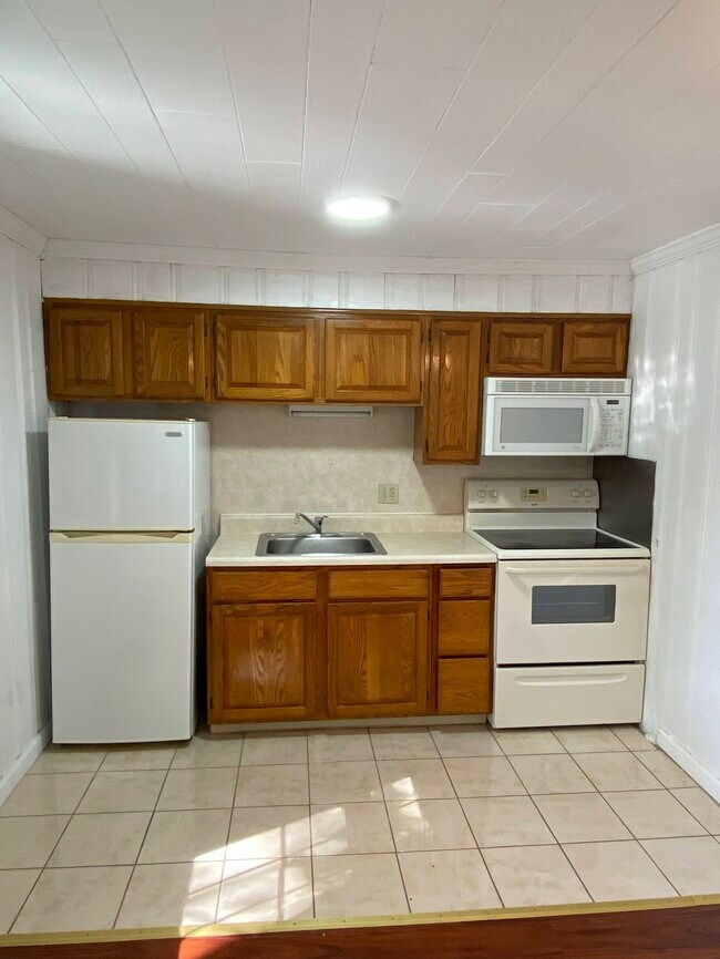 Building Photo - Chestnut Grove Village 17, 18, 19