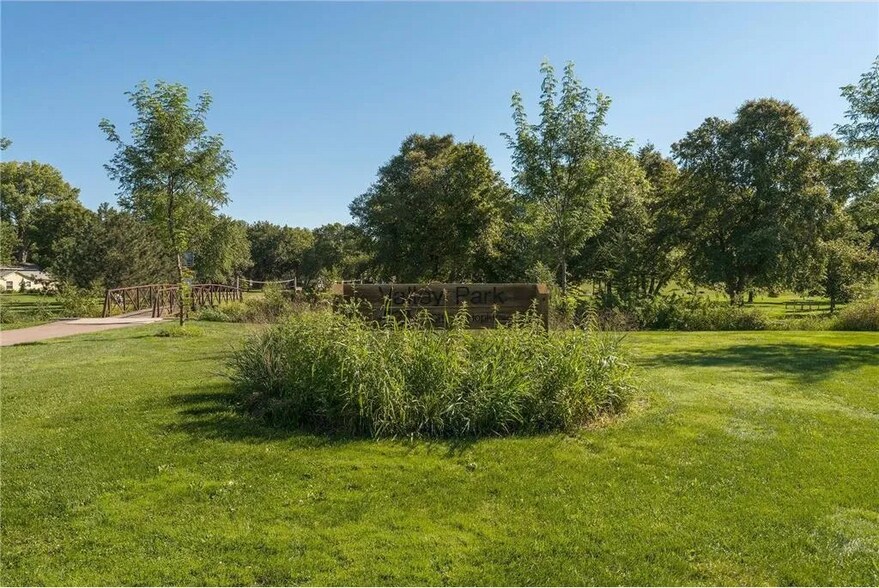 Building Photo - 935 11th Ave S