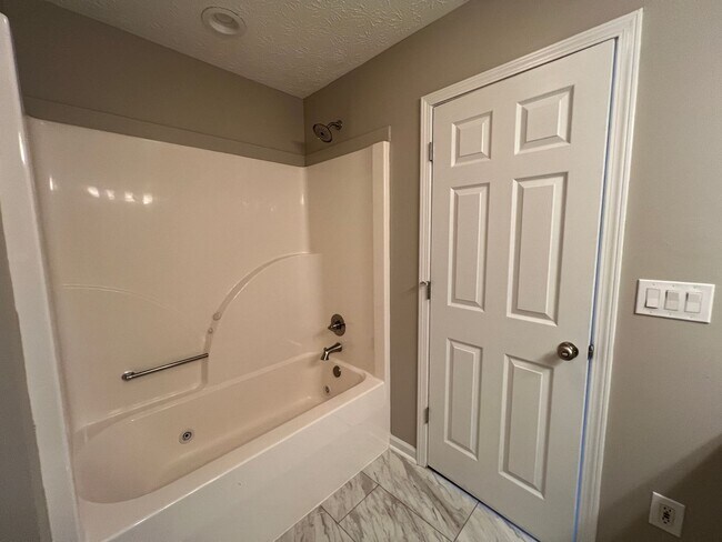 Building Photo - Super Cute 3/2 in Sevierville Close to everything!