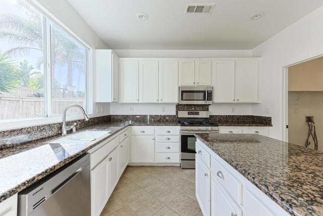 Building Photo - 1631 Castaic Pl