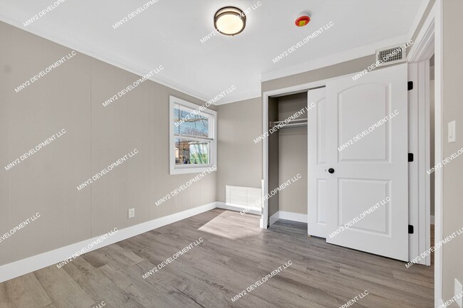 Building Photo - Completely Renovated 2-Bedroom Home in Westland!