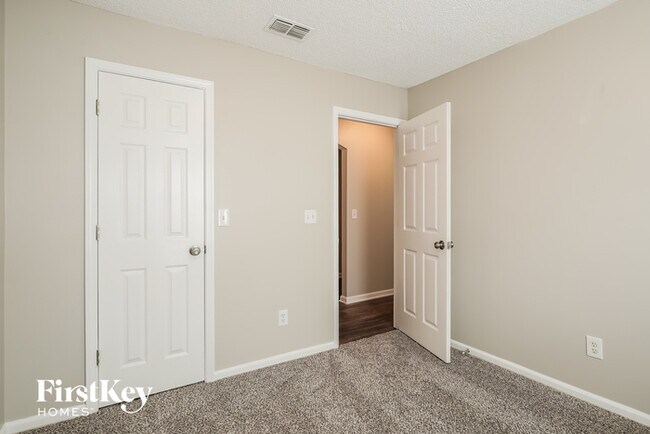 Building Photo - 3046 Wavering Ln