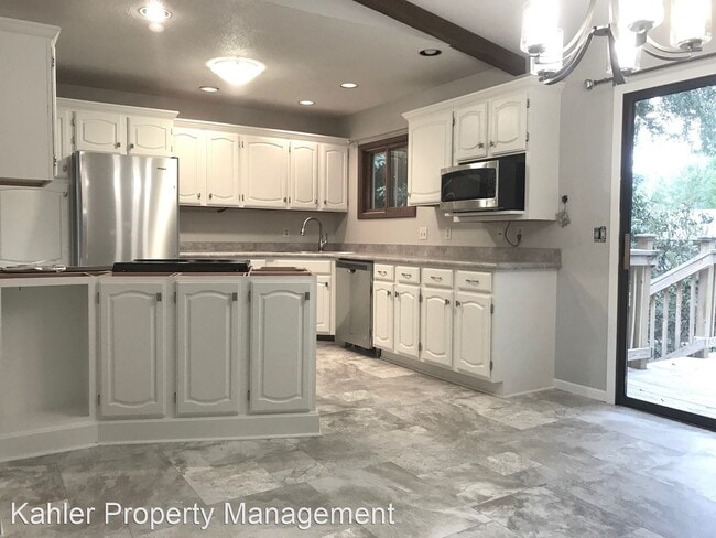 Building Photo - 3 br, 3 bath House - 3507 Chapel Valley Rd
