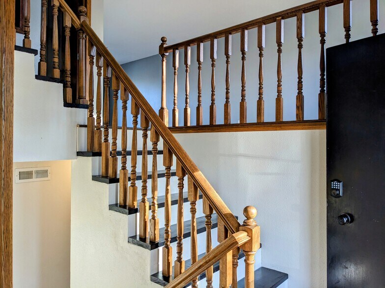 Multi-level living - 2114 Laforest Ave