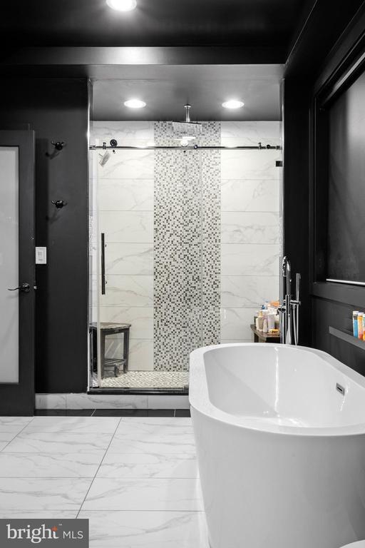 Building Photo - 1121 Earl St