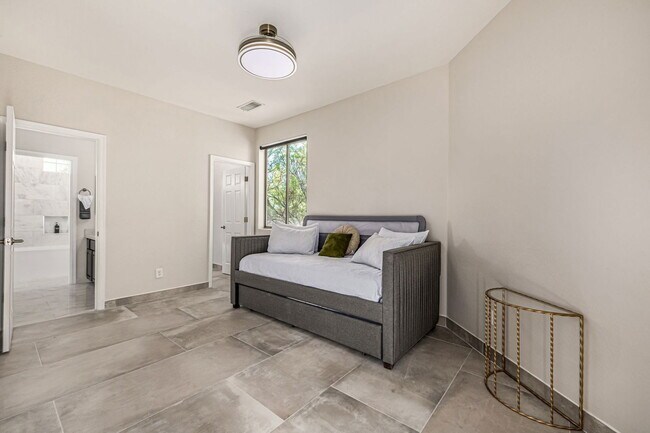 Building Photo - 5211 N 193rd Ave