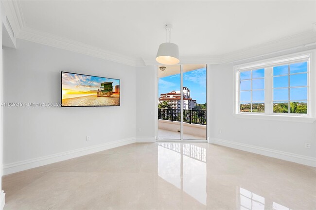 Building Photo - 7154 Fisher Island Dr