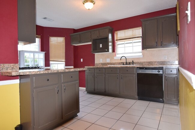Building Photo - 2307 Onyx Cir