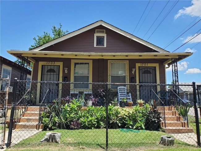 Building Photo - 1703 Clouet St