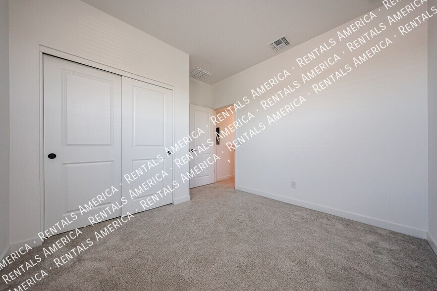 Building Photo - 9329 East Sebring Avenue