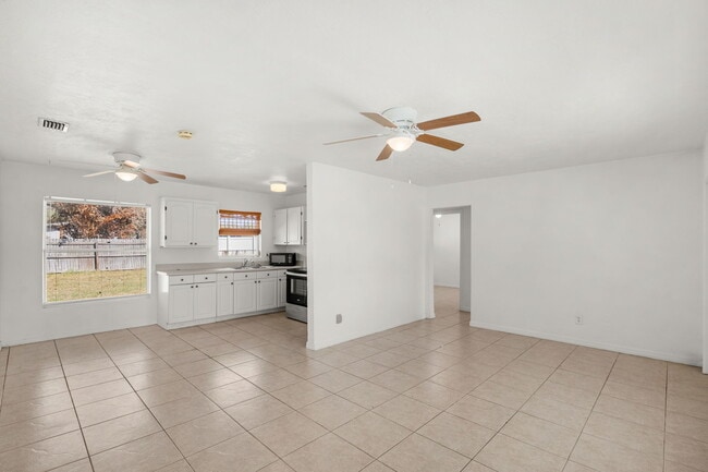 Building Photo - 480 Falmouth Ave