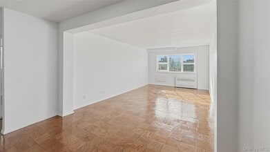 Building Photo - 3240 Riverdale Ave