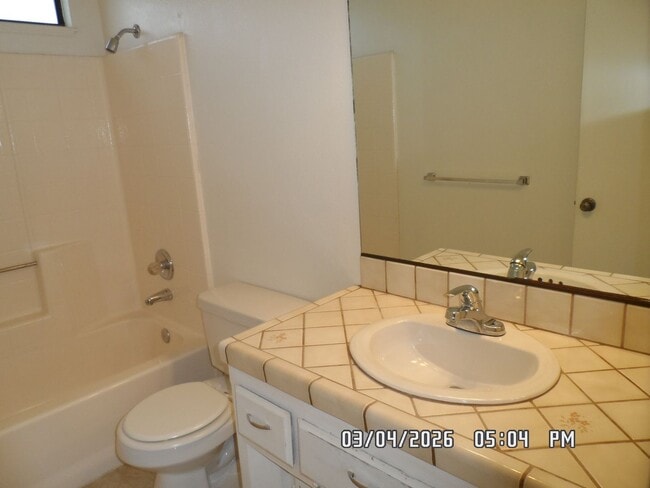 Building Photo - 3 Bedrooms, 1.75 Bathrooms, 2 Car Garage, Fully Fenced, Central Air & Heat, Large Lot, Wood Flooring