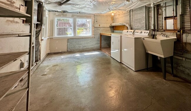 Building Photo - Hawthorne Hills Home