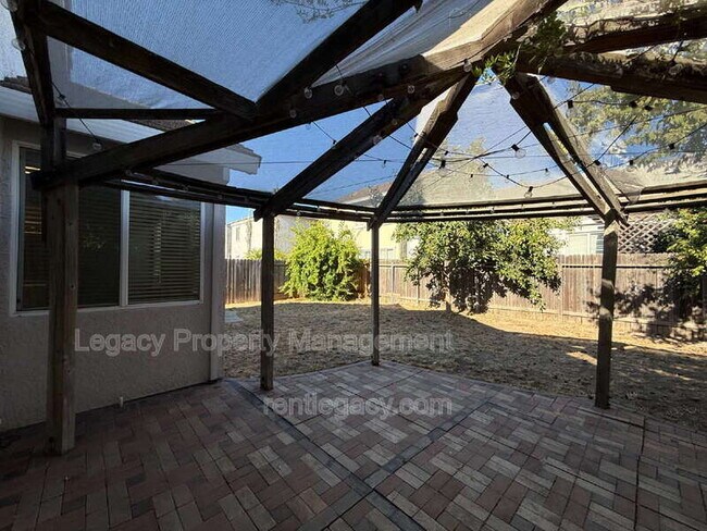 Building Photo - 3108 Tintorera Way