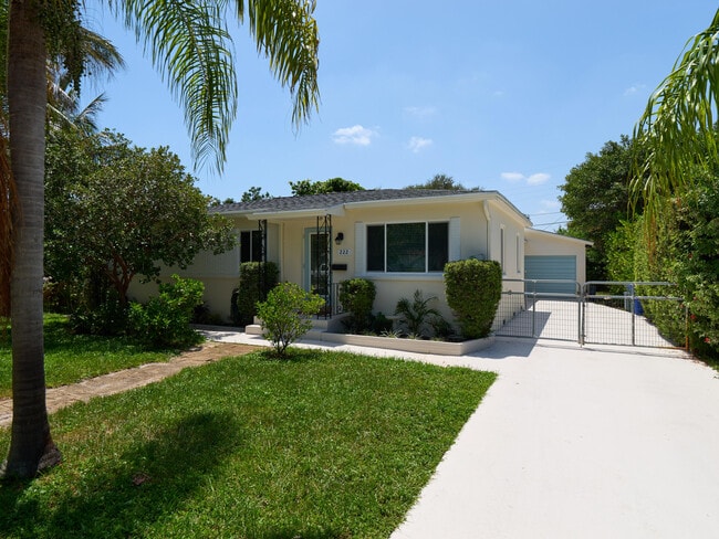 Building Photo - 222 Bayberry Dr