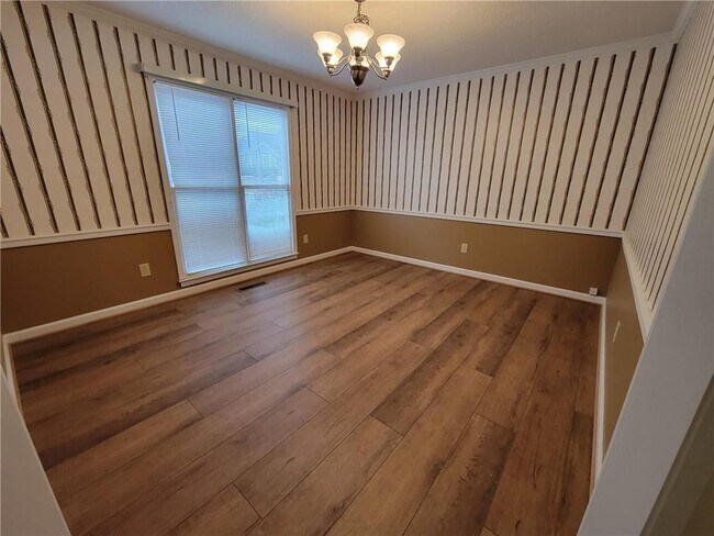 Building Photo - 2110 Glenellen Dr NW