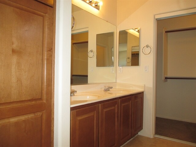 Building Photo - 22377 W Solano Dr