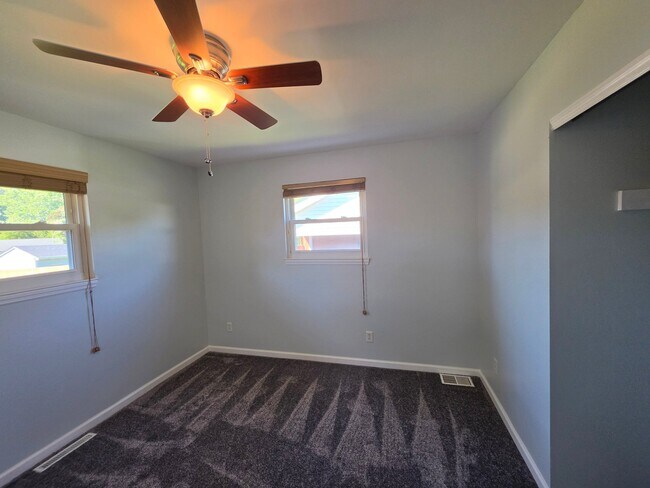 Building Photo - 4637 Clayton Dr