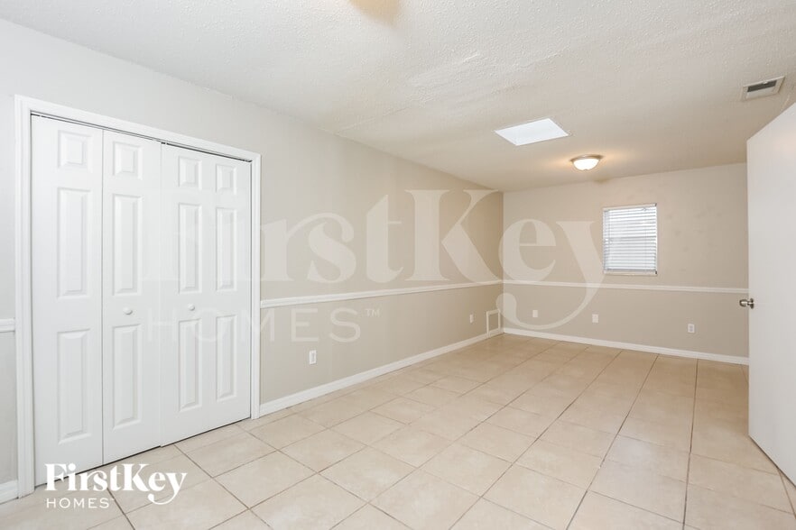 Building Photo - 3105 Barna Ave