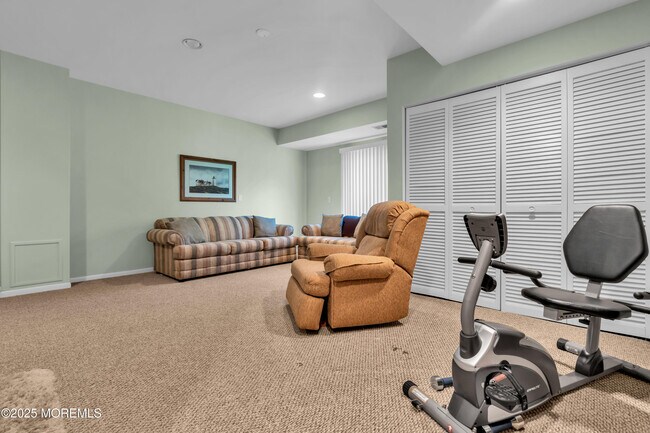 Building Photo - 4 Black Pine Ln