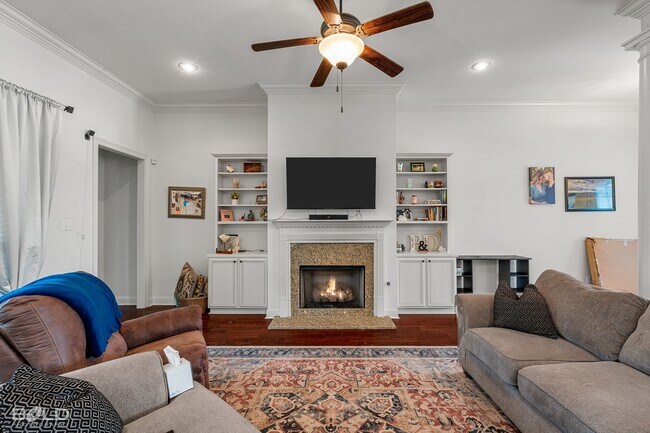 Building Photo - Gorgeous Home For Rent!!