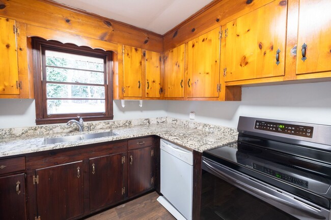 Building Photo - Charming Eastside Home Near UGA Vet School