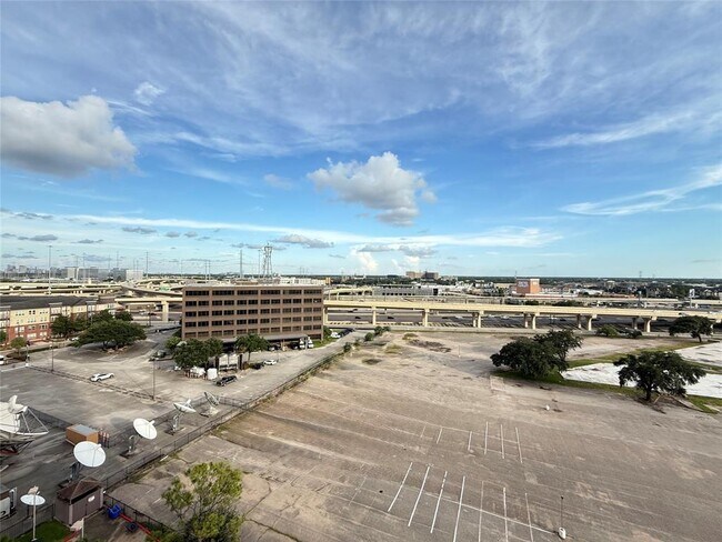 Building Photo - 3525 Sage Rd