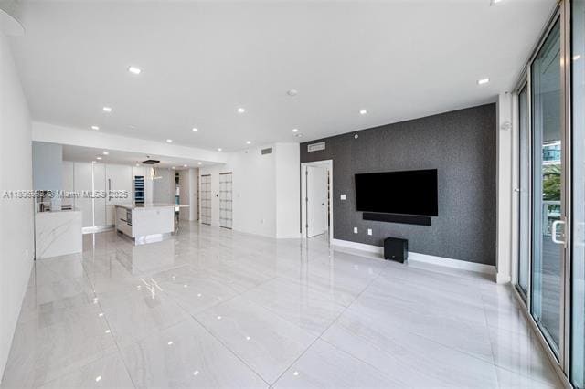 Building Photo - 360 CONDO