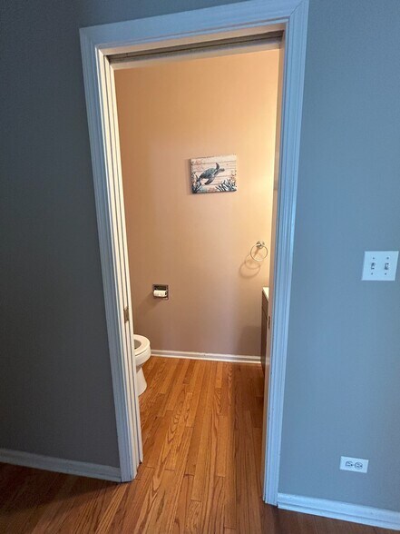 Building Photo - 707 Red Oak Ct