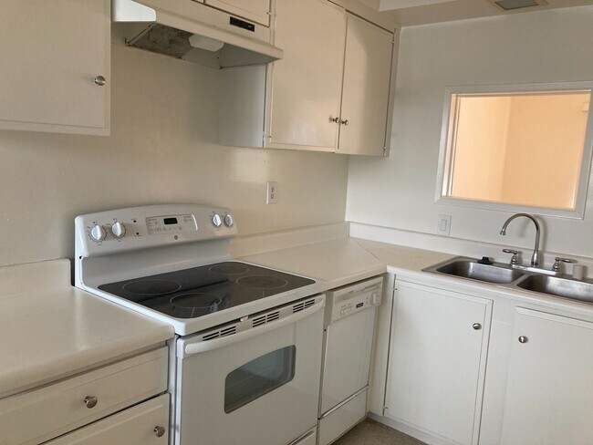 Interior Photo - Rolling Hills Gardens REC